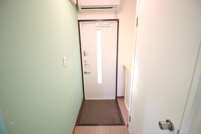 物件内観写真9　(玄関)
