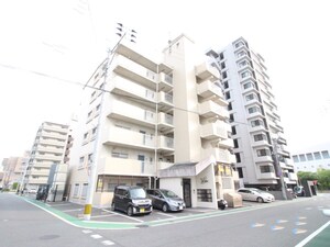 クレスト直方駅前外観写真