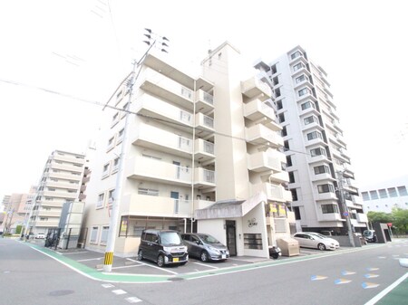クレスト直方駅前外観写真