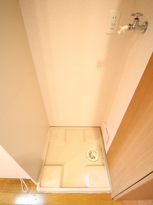 物件内観写真14　(洗濯機置場)