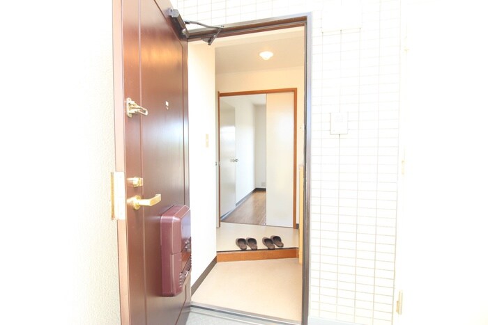 物件内観写真10　(玄関)