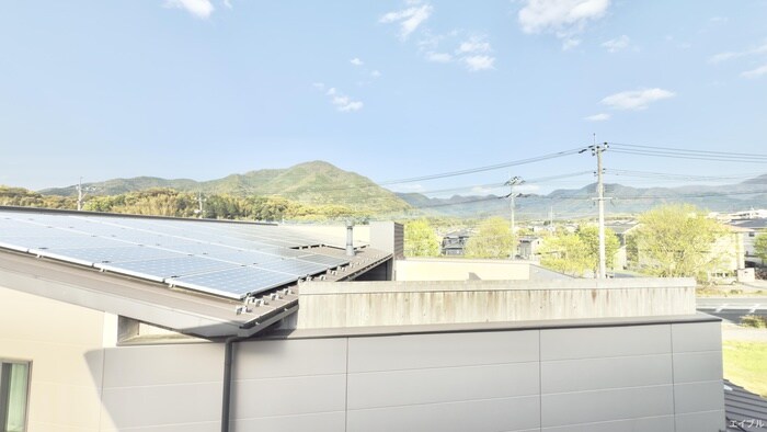 物件内観写真12　(室内からの展望)