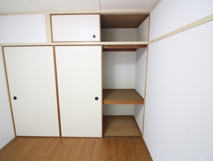 物件内観写真18　(収納)