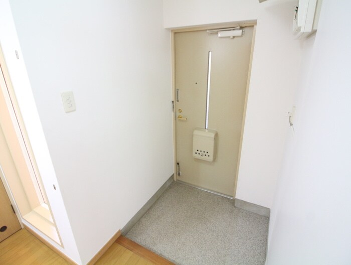物件内観写真19　(玄関)