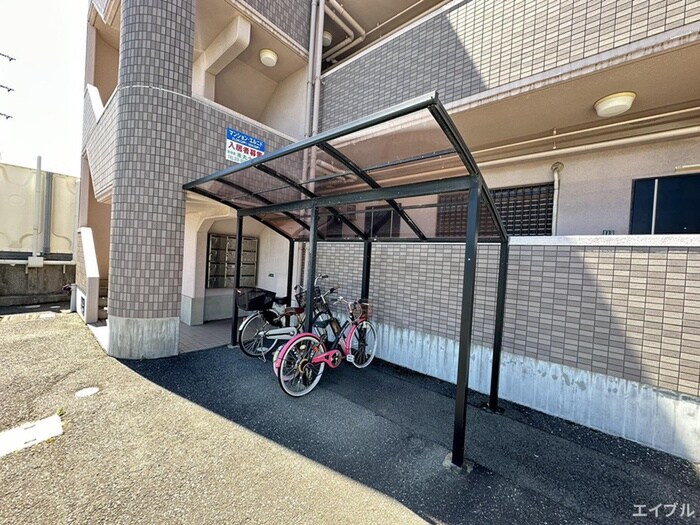 物件外観写真3　(駐輪場)