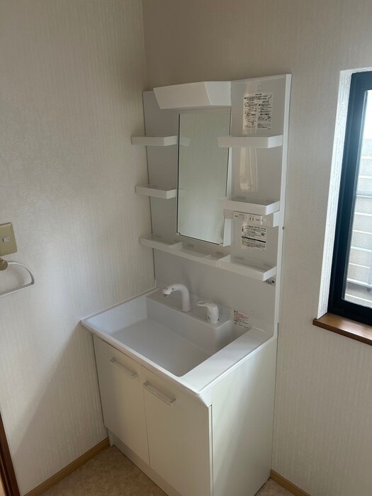 物件内観写真12　(洗面)