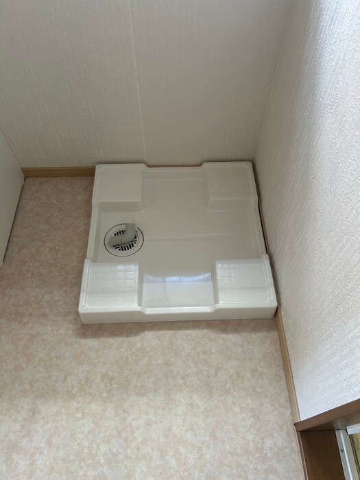 物件内観写真13　(洗濯機置場)