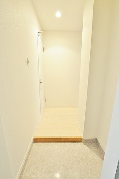 物件内観写真16　(玄関)