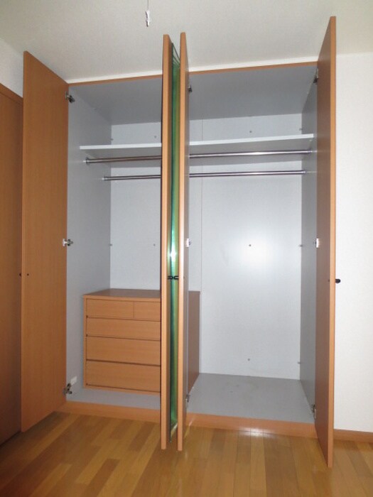 物件内観写真12　(収納)