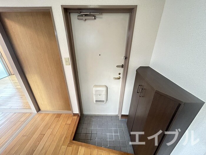 物件内観写真17　(玄関)