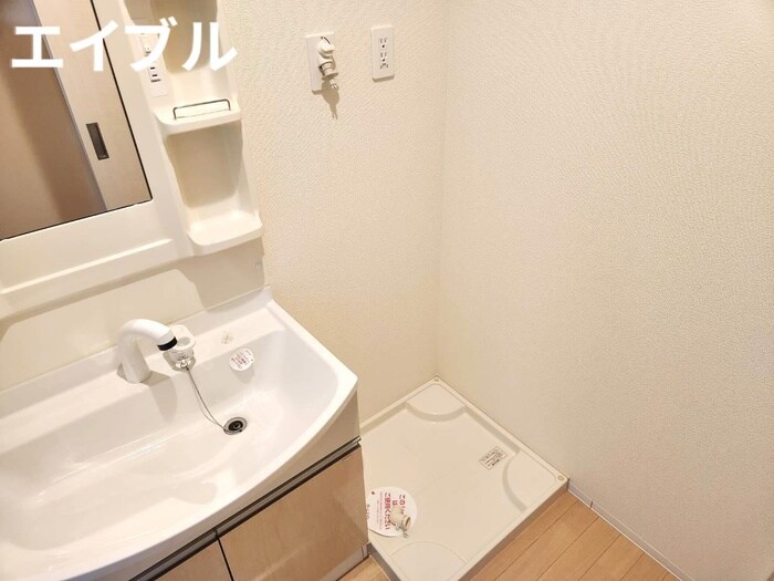 物件内観写真12　(洗濯機置場)