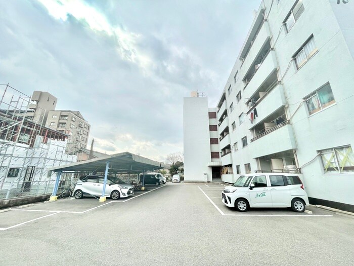 物件外観写真2　(駐車場)