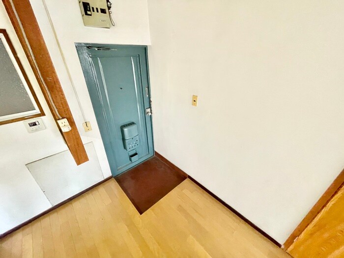 物件内観写真14　(玄関)
