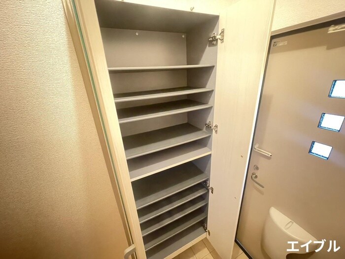 物件内観写真14　(玄関)