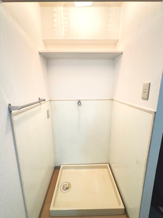 物件内観写真10　(洗濯機置場)