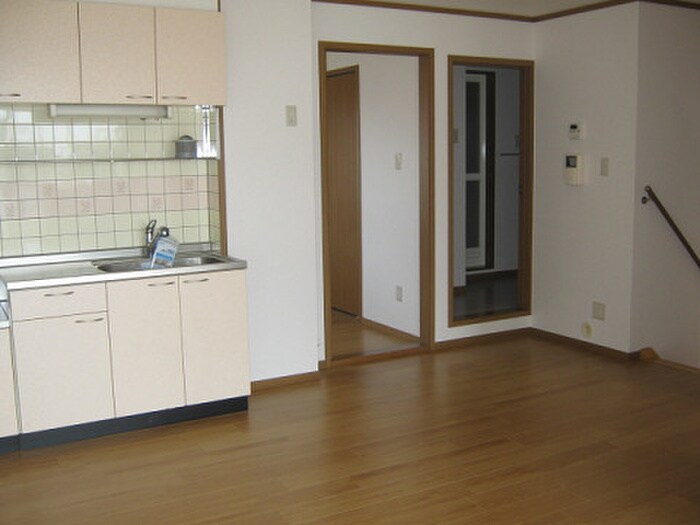 物件内観写真4　(居室)