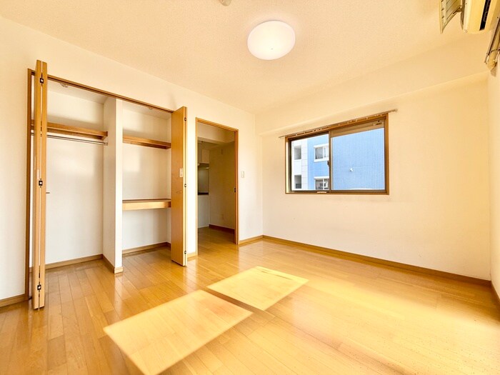 物件内観写真4　(居室)