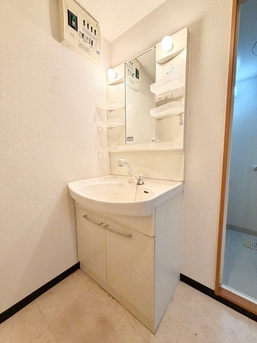 物件内観写真8　(洗面)