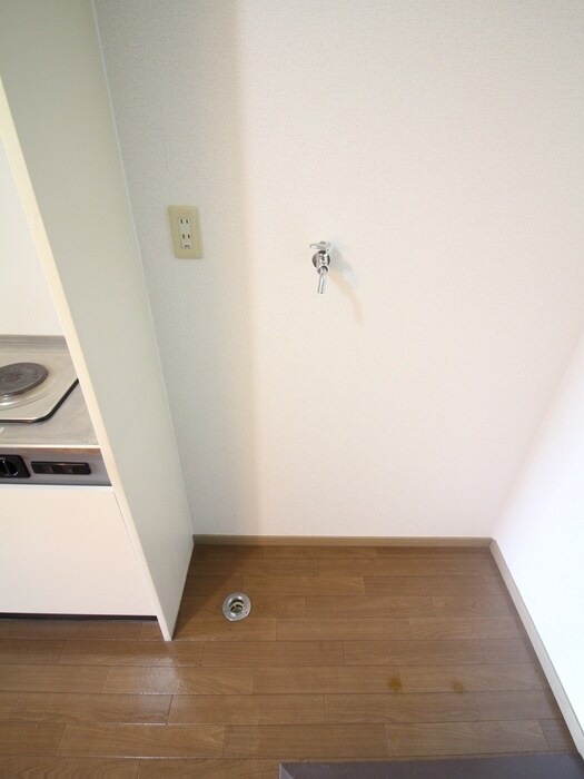 物件内観写真12　(洗濯機置場)