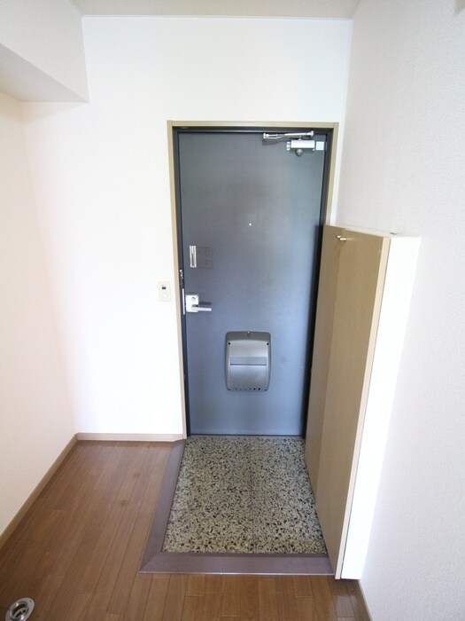 物件内観写真17　(玄関)