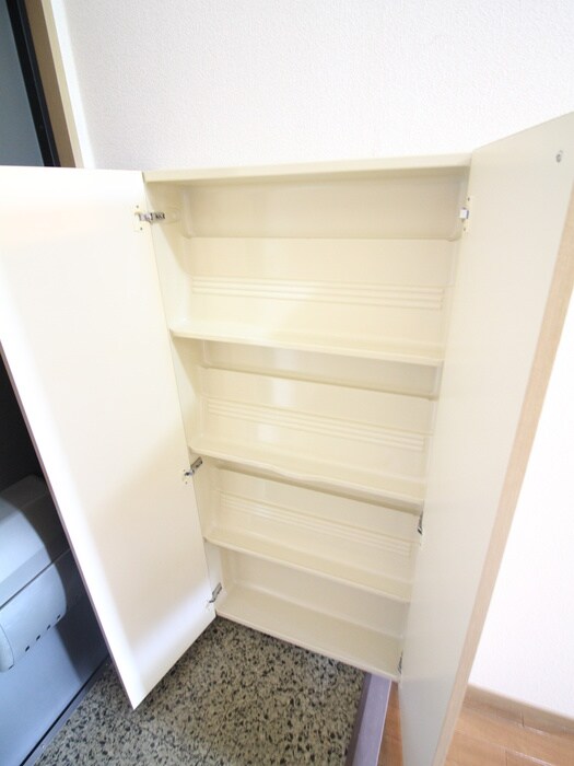 物件内観写真18　(靴箱)