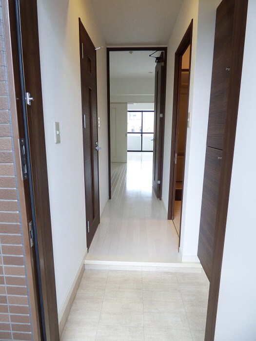物件内観写真6　(玄関)