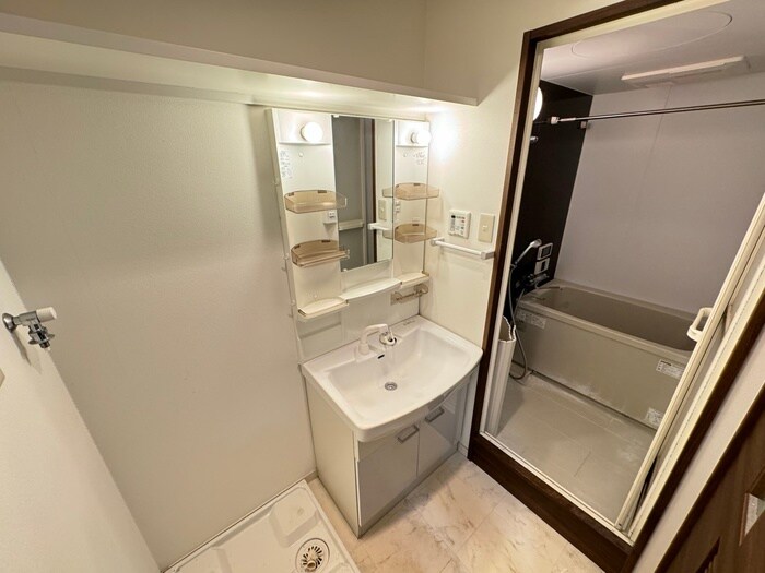 物件内観写真11　(洗面)