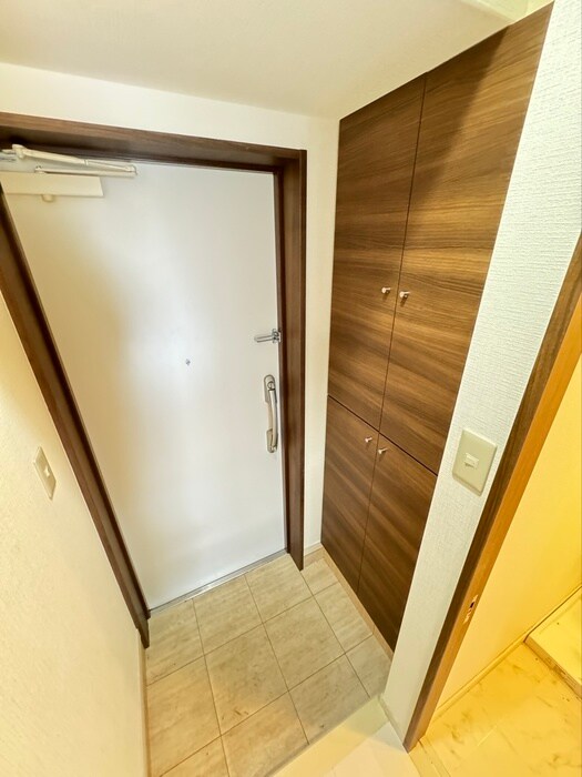 物件内観写真12　(玄関)