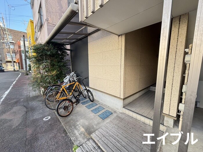 物件外観写真2　(駐輪場)