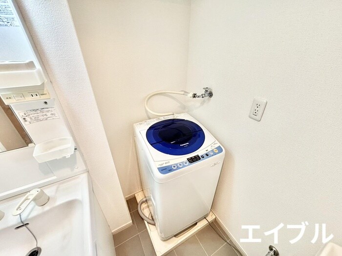 物件内観写真12　(洗濯機置場)