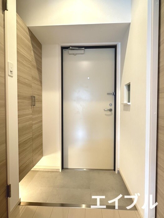 物件内観写真12　(玄関)