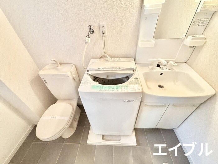 物件内観写真12　(洗濯機置場)