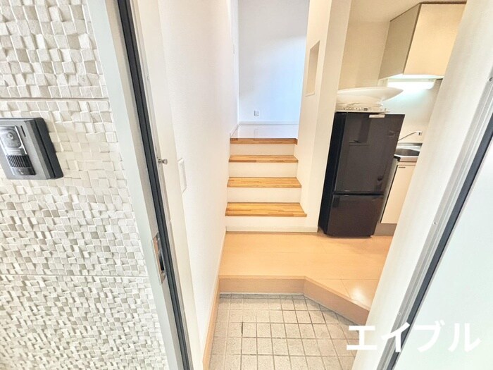 物件内観写真16　(玄関)