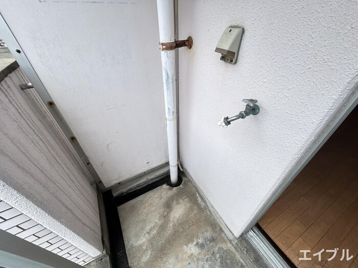 物件内観写真15　(洗濯機置場)