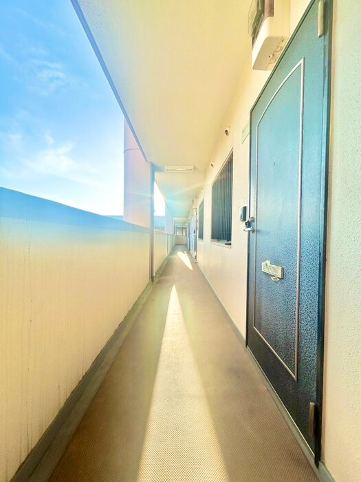 物件外観写真6　(エントランス部分)