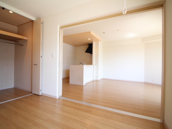 物件内観写真8　(居室)