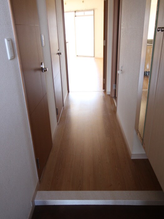 物件内観写真19　(廊下)