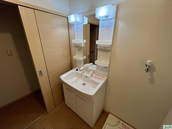 物件内観写真8　(洗面)