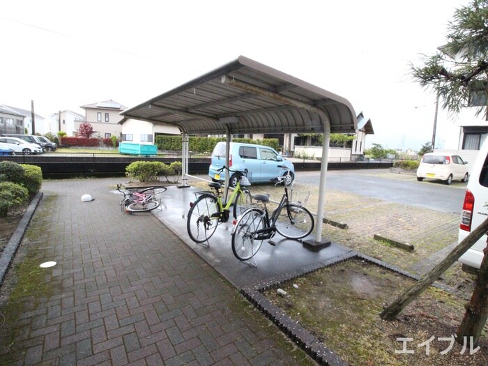物件外観写真3　(駐輪場)