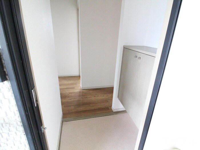 物件内観写真13　(玄関)