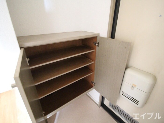 物件内観写真14　(靴箱)