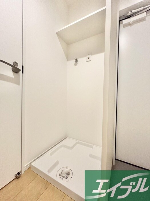 物件内観写真12　(洗濯機置場)