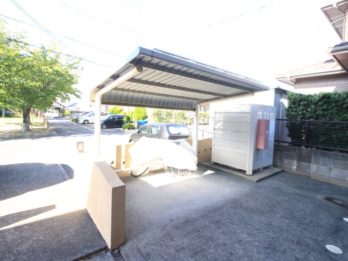 物件外観写真3　(駐輪場)