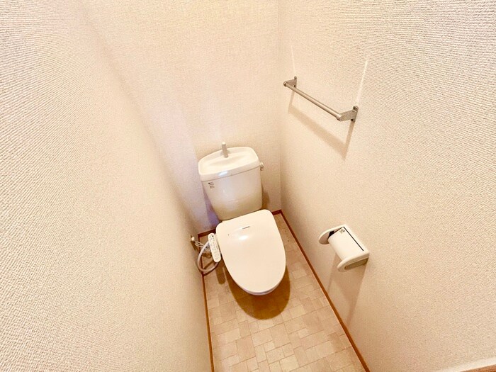 物件内観写真8　(トイレ)