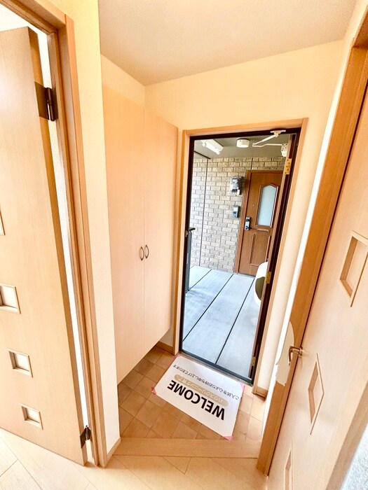 物件内観写真11　(玄関)