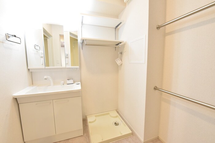 物件内観写真13　(洗濯機置場)