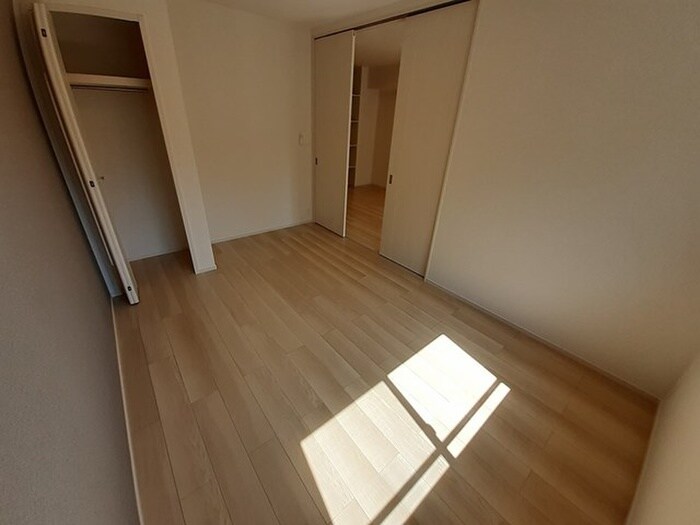 物件内観写真12　(収納)