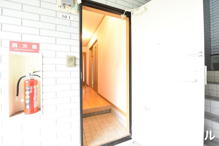 物件内観写真13　(玄関)