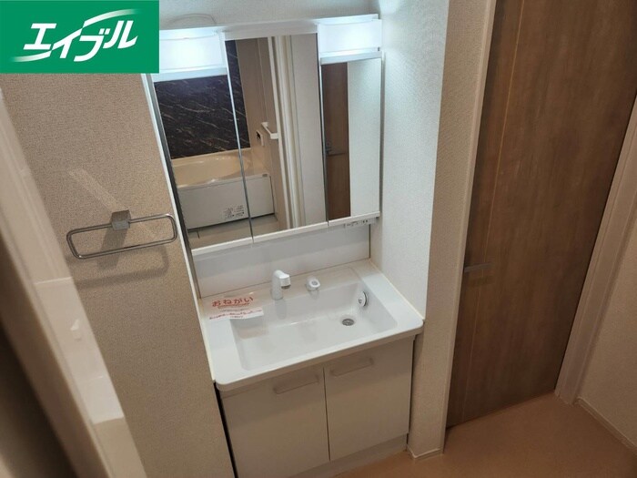 物件内観写真8　(洗面)