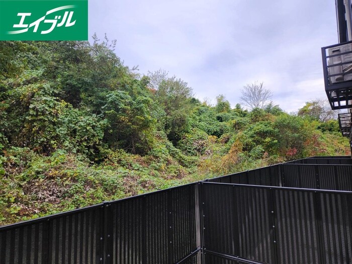 物件内観写真12　(室内からの展望)